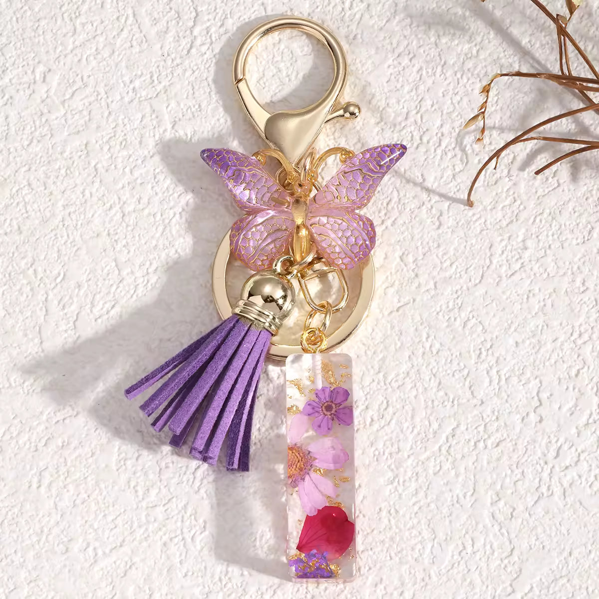 Llavero Letra Personalizada de Resina Floral – Hecho a Mano