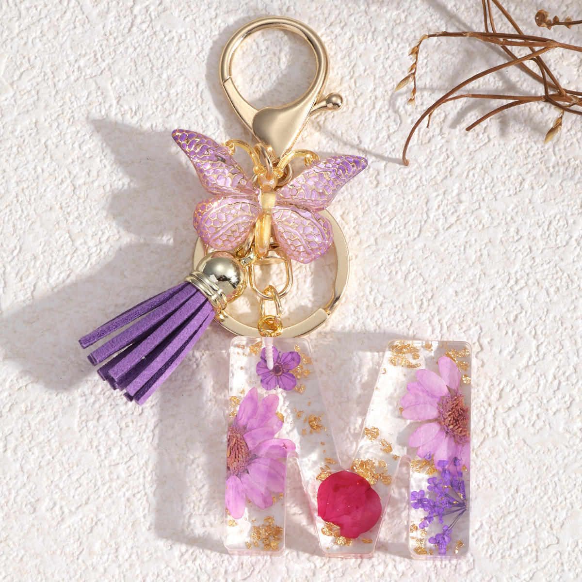 Llavero Letra Personalizada de Resina Floral – Hecho a Mano